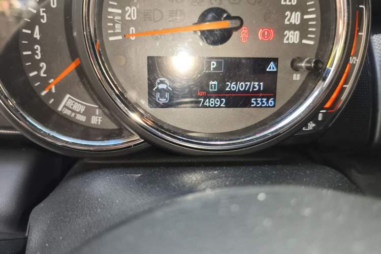 Used MINI 2019 1.5T COOPER CABRIO Artist Odometer Close Up