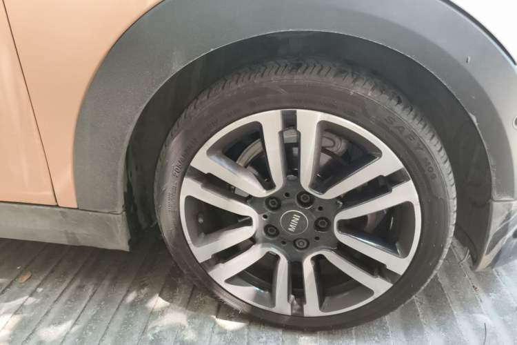 Used MINI 2019 1.5T COOPER CABRIO Artist Right Front Wheel Hub