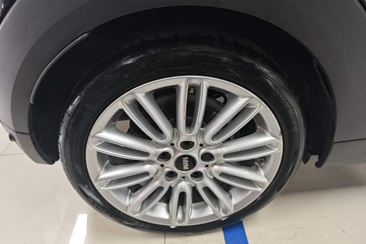 Used MINI 2019 1.5T COOPER Artist Right Rear Wheel Hub