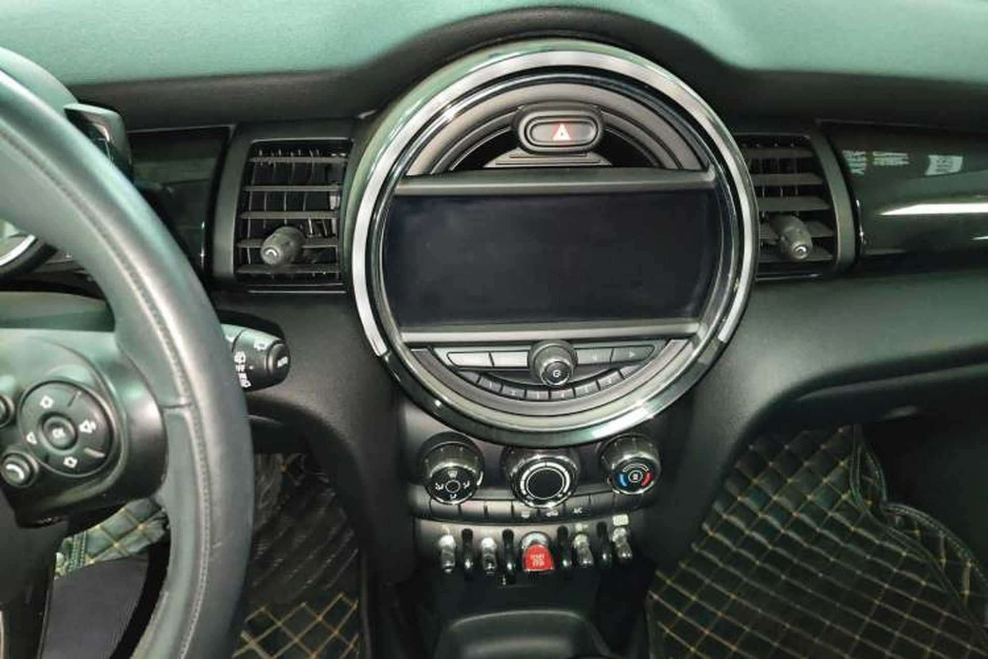 Used MINI 2019 1.5T COOPER Classic Edition Five-Door Version Audio And AC Panel
