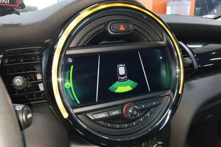 Used MINI 2019 1.5T COOPER Classic Edition Five-Door Version Audio And AC Panel