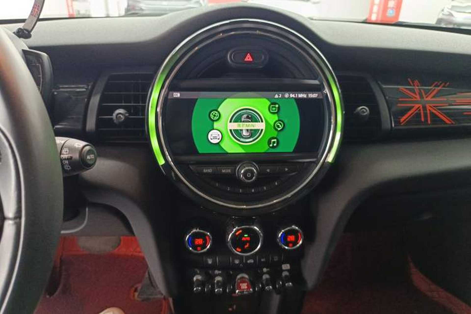 Used MINI 2019 2.0T COOPER S Artist Five-Door Edition Audio And AC Panel