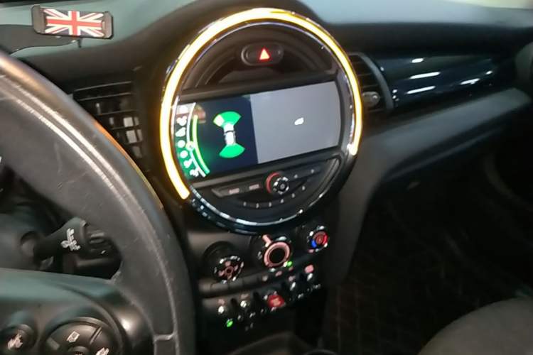 Used MINI 2019 1.5T COOPER Classic Edition Audio And AC Panel