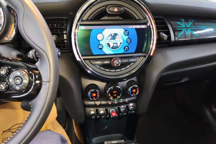 Used MINI 2019 1.5T COOPER Artist Audio And AC Panel