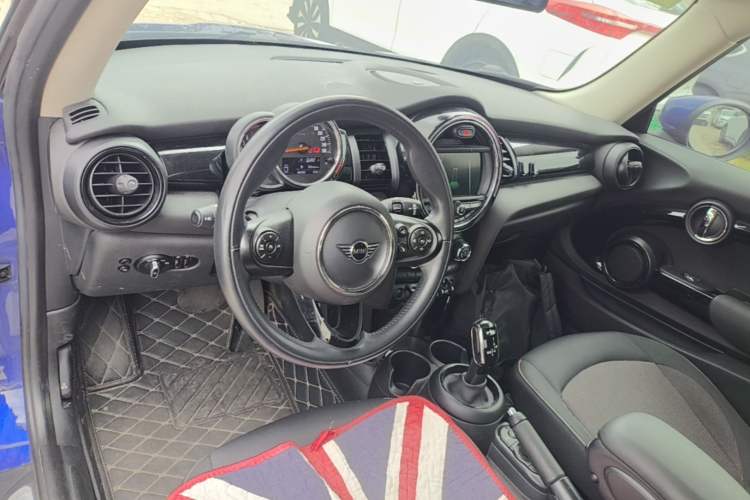 Used MINI 2019 1.5T ONE PLUS Center Console