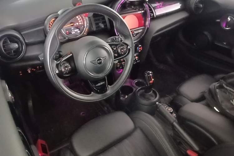 Used MINI 2019 2.0T COOPER S Classic Edition Center Console