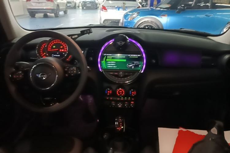 Used MINI 2019 2.0T COOPER S Artist Five-Door Edition Center Console