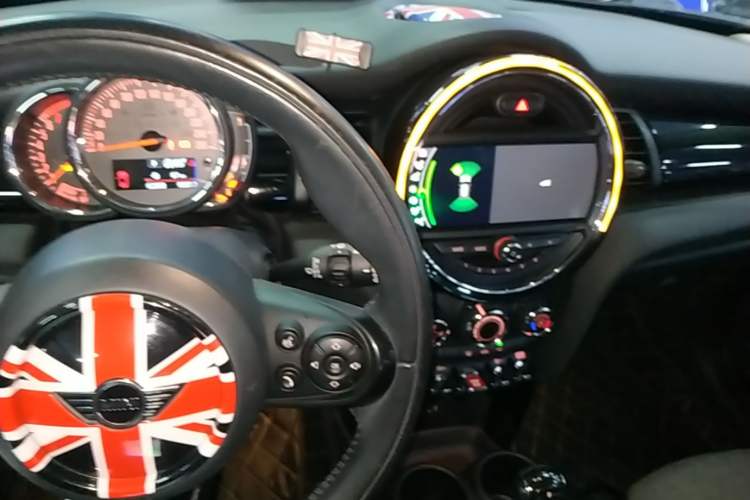 Used MINI 2019 1.5T COOPER Classic Edition Center Console