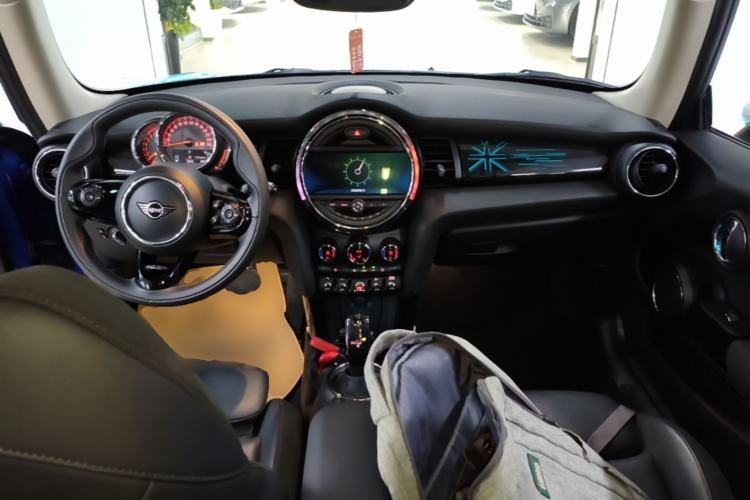 Used MINI 2019 1.5T COOPER Artist Center Console