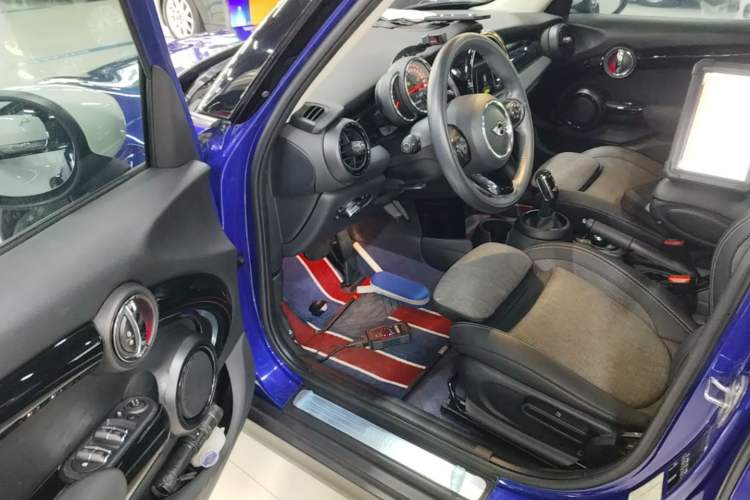 Used MINI 2019 1.5T COOPER Classic Edition Five-Door Version Driver Seat