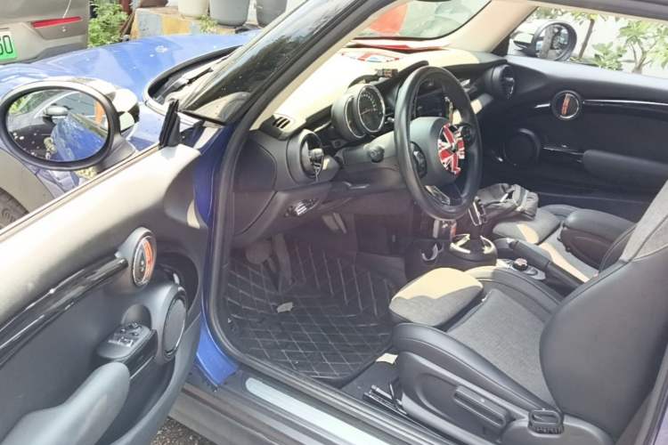 Used MINI 2019 1.5T COOPER Classic Edition Driver Seat