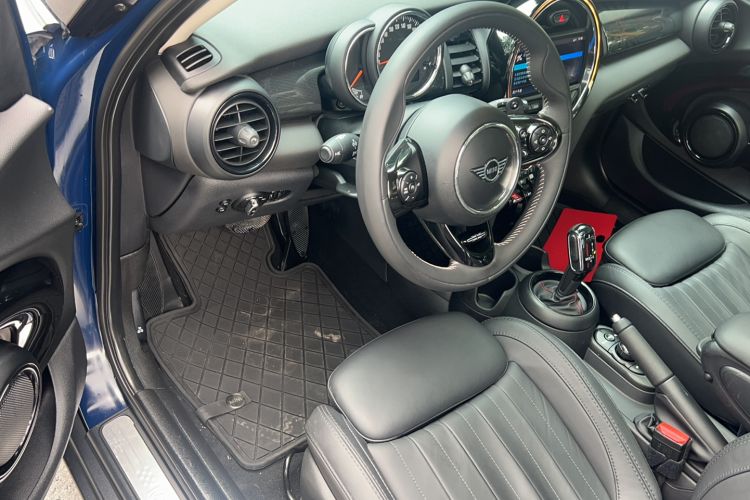 Used MINI 2019 2.0T COOPER S Artist Five-Door Edition Driver Seat