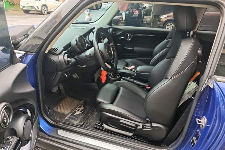 Used MINI 2019 1.5T COOPER Classic Edition Driver Seat