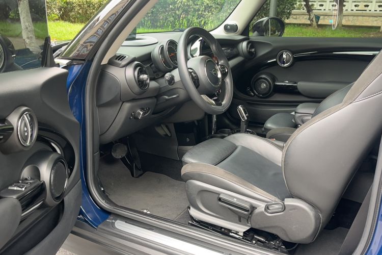 Used MINI 2019 1.5T COOPER Artist Driver Seat