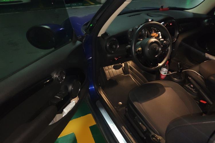 Used MINI 2019 1.5T ONE PLUS Driver Seat