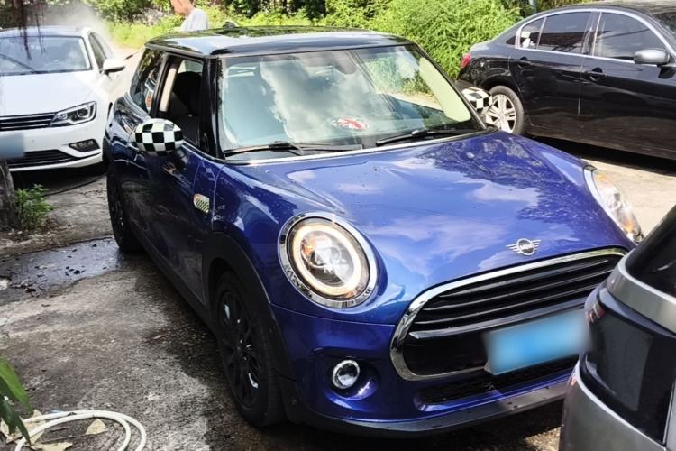 Used MINI 2019 1.5T COOPER Classic Edition Front Right 45 Deg