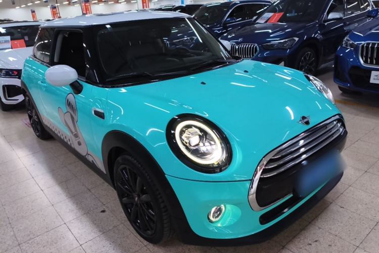 Used MINI 2019 1.5T COOPER Artist Front Right 45 Deg