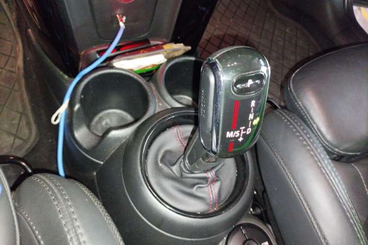 Used MINI 2019 2.0T COOPER S Artist Five-Door Edition Gear Lever