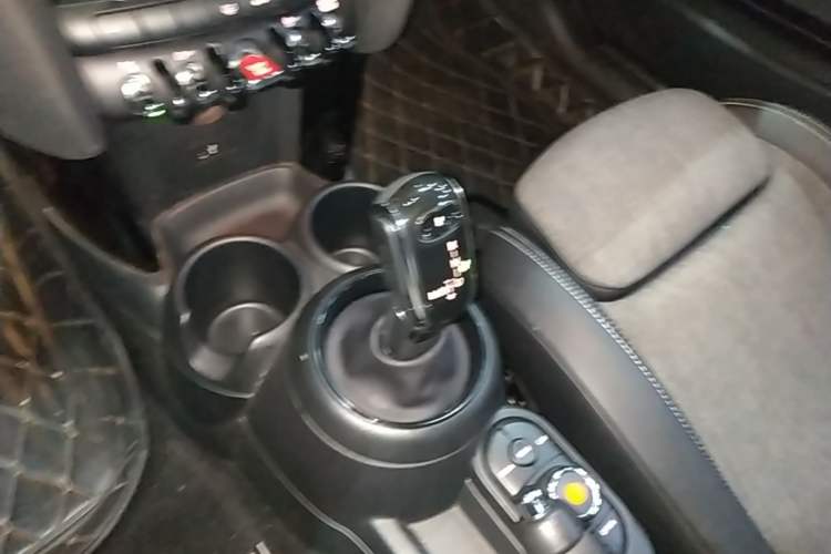 Used MINI 2019 1.5T COOPER Classic Edition Gear Lever