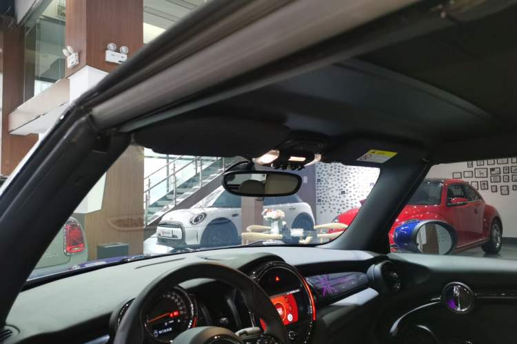 Used MINI 2019 1.5T COOPER CABRIO Artist Headliner
