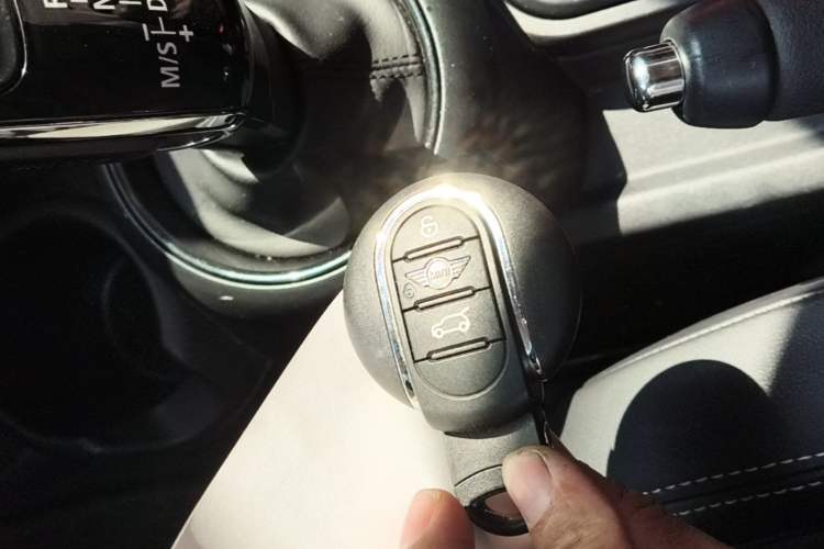 Used MINI 2019 1.5T COOPER Classic Edition Interior 1
