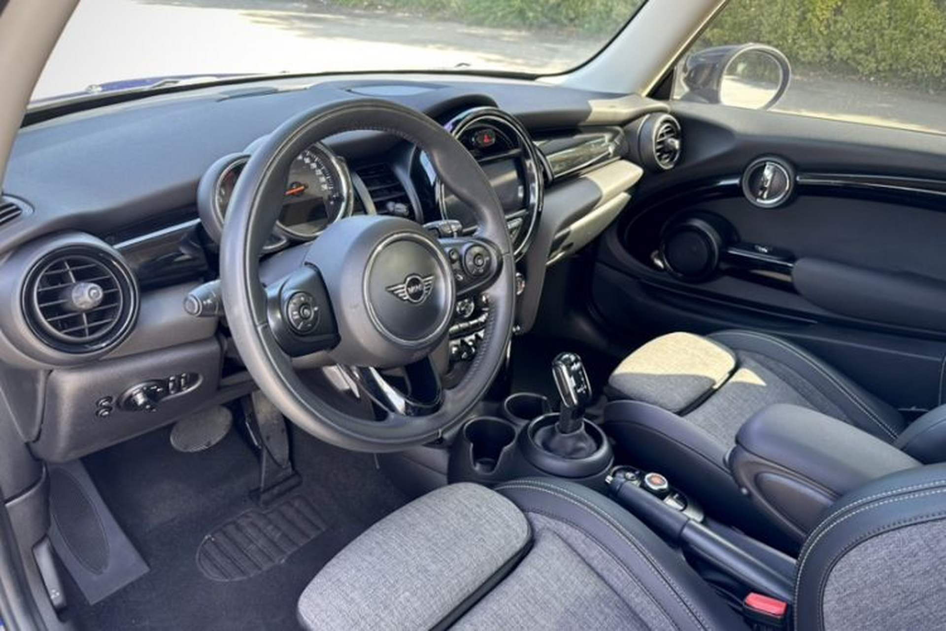 Used MINI 2019 1.5T COOPER Classic Edition Interior 1