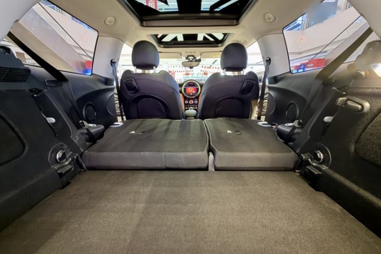 Used MINI 2019 1.5T COOPER Classic Edition Interior 11