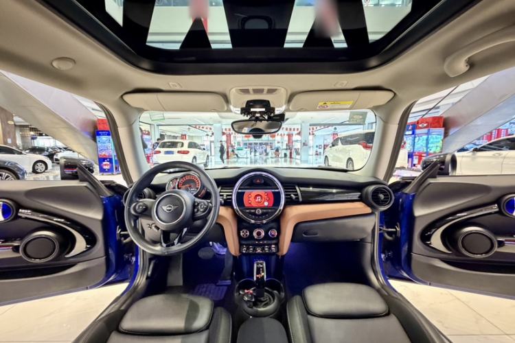 Used MINI 2019 1.5T COOPER Classic Edition Interior 3