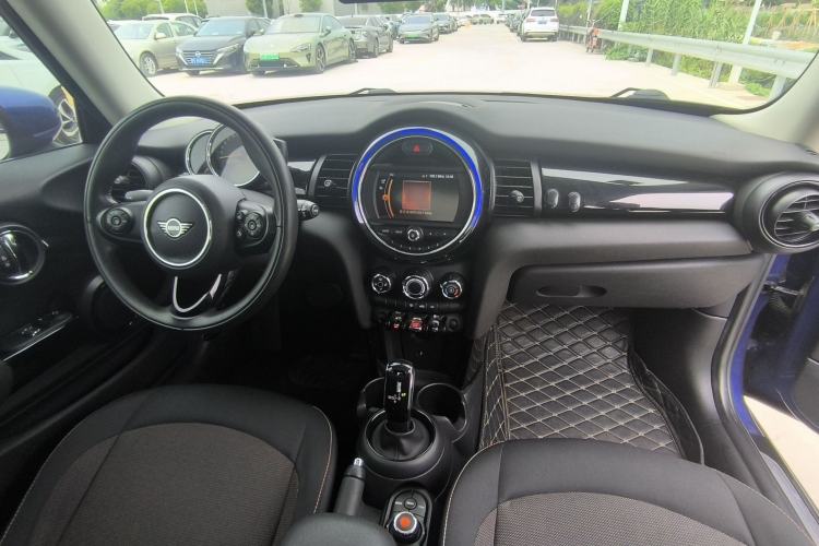 Used MINI 2019 1.5T ONE PLUS Interior 3