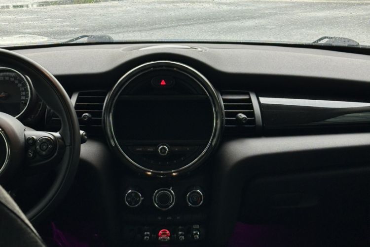 Used MINI 2019 1.5T COOPER Classic Edition Interior 3