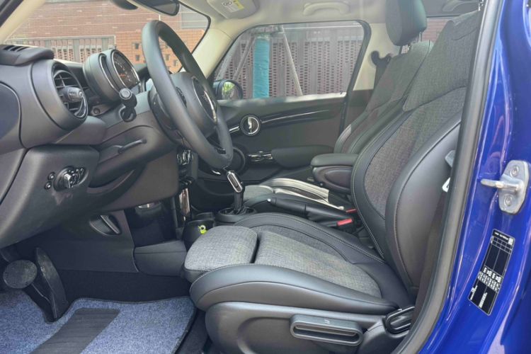 Used MINI 2019 1.5T COOPER Classic Edition Five-Door Version Interior 5