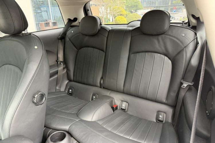 Used MINI 2019 2.0T COOPER S Classic Edition Interior 6