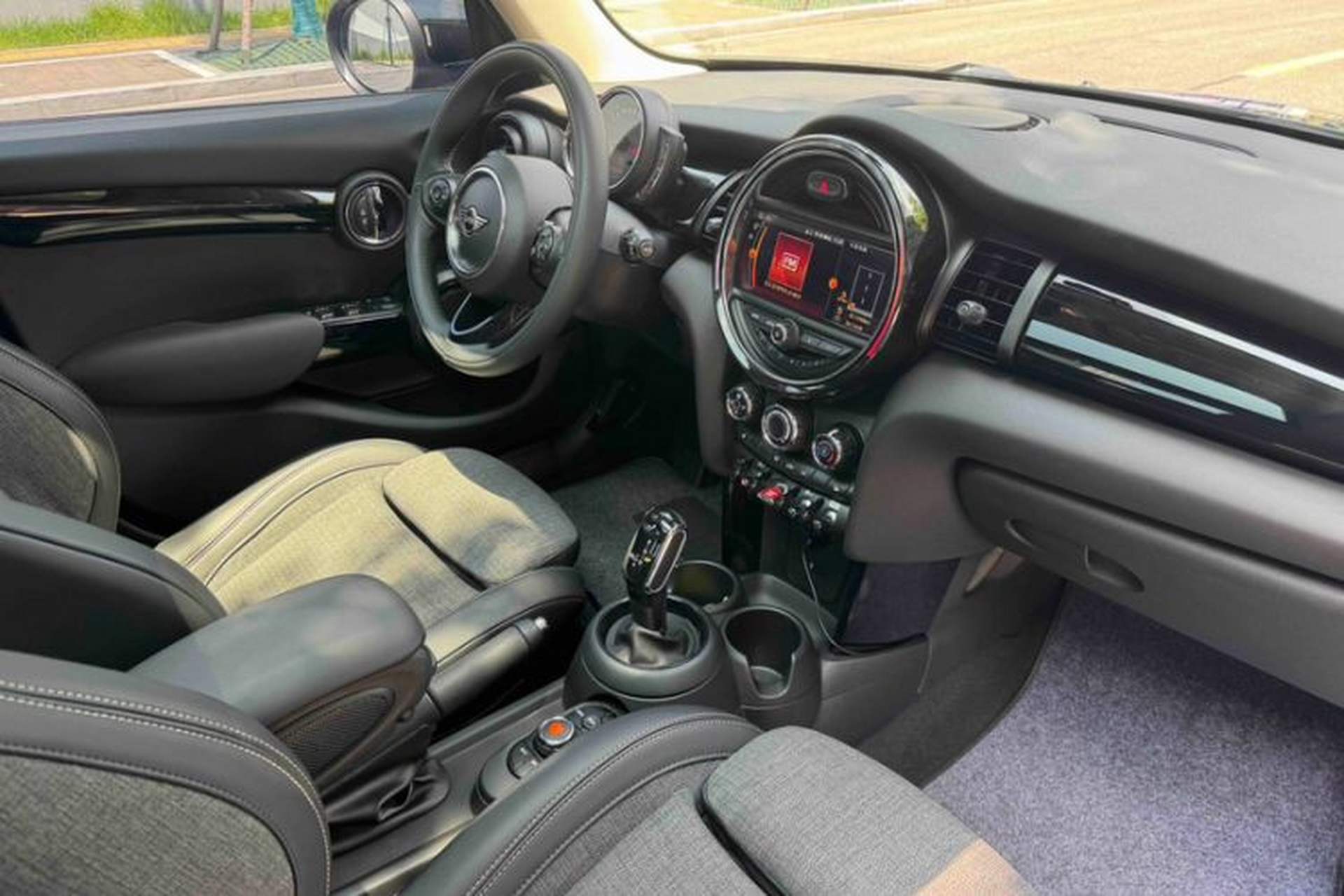 Used MINI 2019 1.5T COOPER Classic Edition Five-Door Version Interior 6