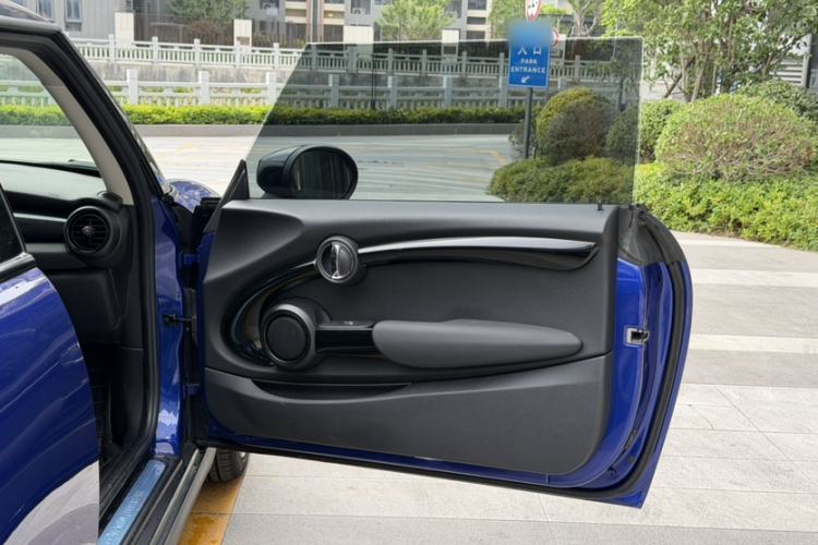 Used MINI 2019 2.0T COOPER S Classic Edition Interior 7