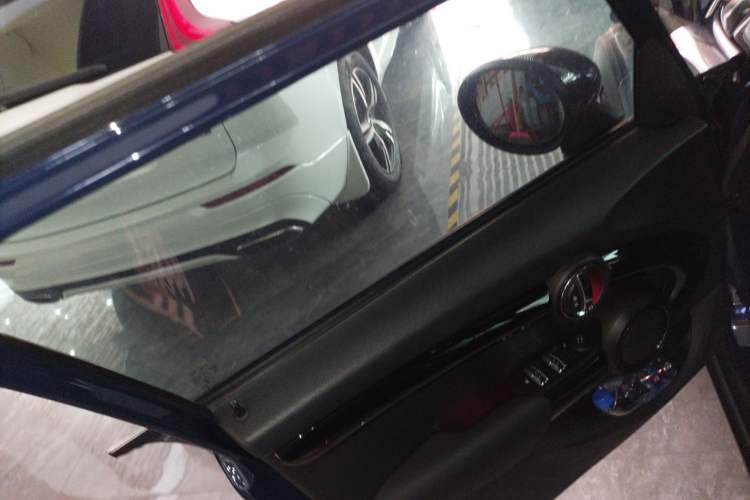 Used MINI 2019 2.0T COOPER S Artist Five-Door Edition Left Front Door Interior