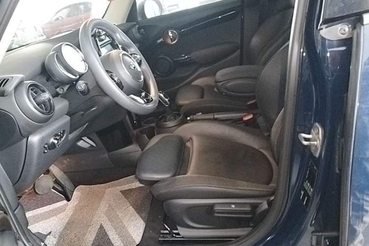 Used MINI 2019 1.5T COOPER Artist Five-Door Edition Left Front Seat
