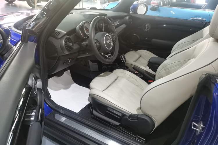 Used MINI 2019 1.5T COOPER CABRIO Artist Left Front Seat