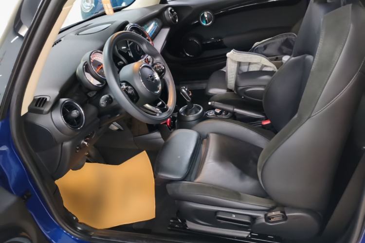 Used MINI 2019 1.5T COOPER Artist Left Front Seat