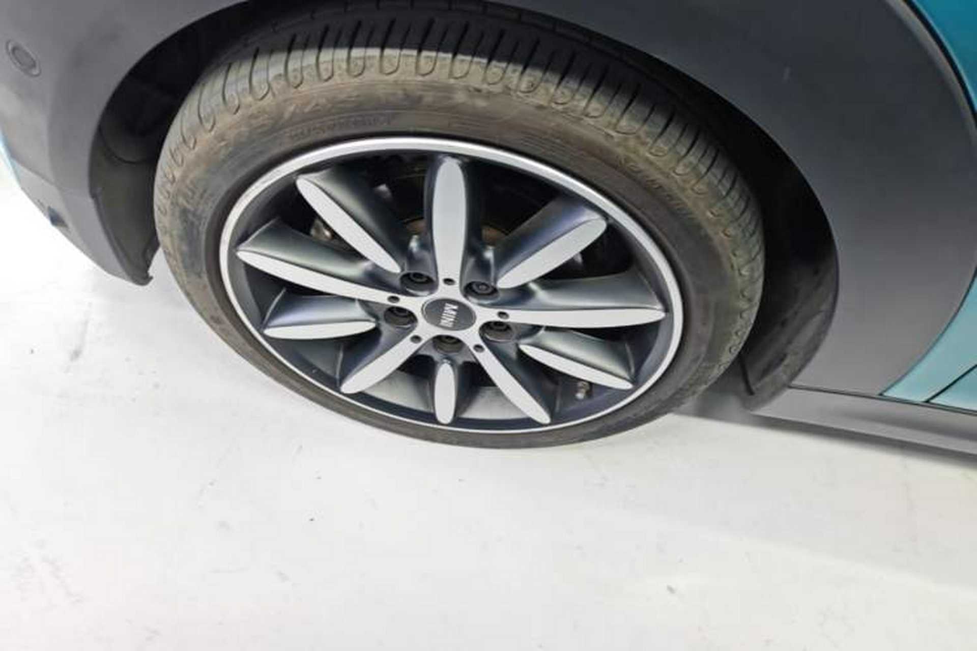 Used MINI 2019 1.5T COOPER CABRIO Artist Left Front Wheel Hub