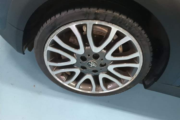 Used MINI 2019 2.0T COOPER S Artist Five-Door Edition Left Front Wheel Hub