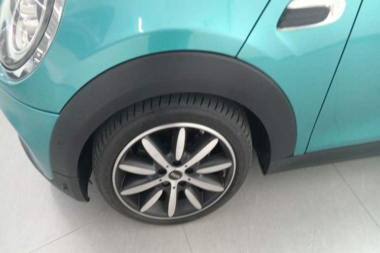 Used MINI 2019 1.5T COOPER CABRIO Artist Left Front Wheel Hub