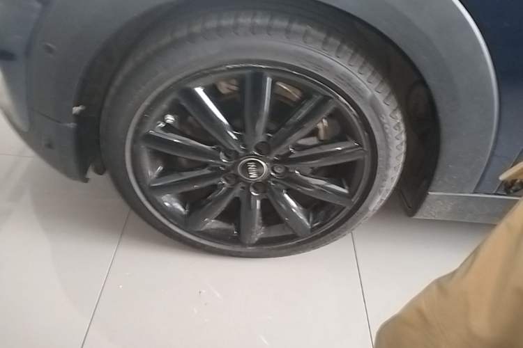 Used MINI 2019 1.5T COOPER Artist Five-Door Edition Left Front Wheel Hub