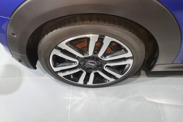 Used MINI 2019 1.5T COOPER CABRIO Artist Left Front Wheel Hub