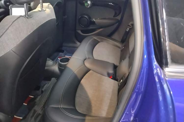 Used MINI 2019 1.5T COOPER Classic Edition Five-Door Version Left Rear Seat