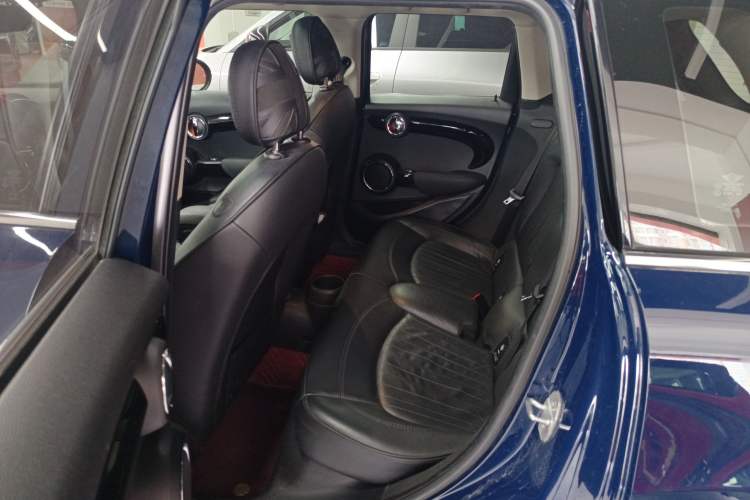 Used MINI 2019 2.0T COOPER S Artist Five-Door Edition Left Rear Seat