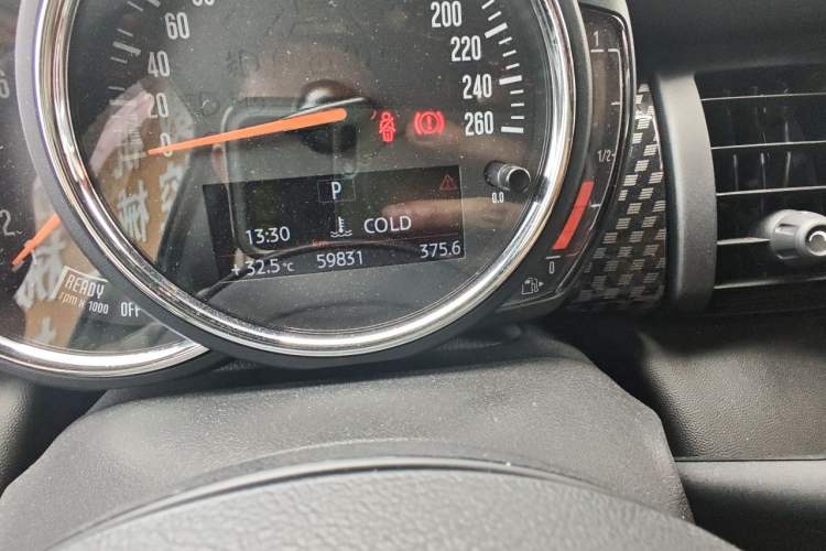 Used MINI 2019 2.0T COOPER S Racing Driver Odometer Close Up