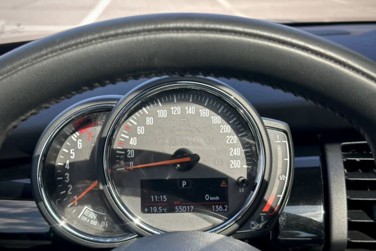 Used MINI 2019 1.5T COOPER Classic Edition Odometer Close Up