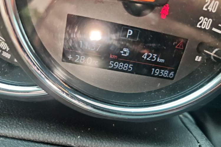 Used MINI 2019 1.5T COOPER Classic Edition Odometer Close Up