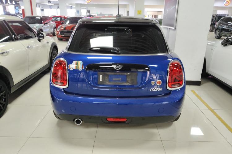 Used MINI 2019 1.5T COOPER Classic Edition Five-Door Version Rear