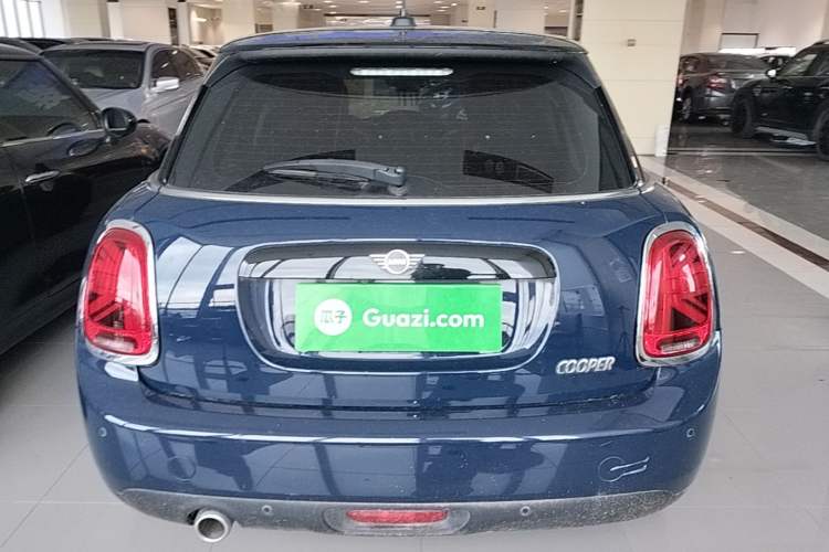 Used MINI 2019 1.5T COOPER Artist Five-Door Edition Rear